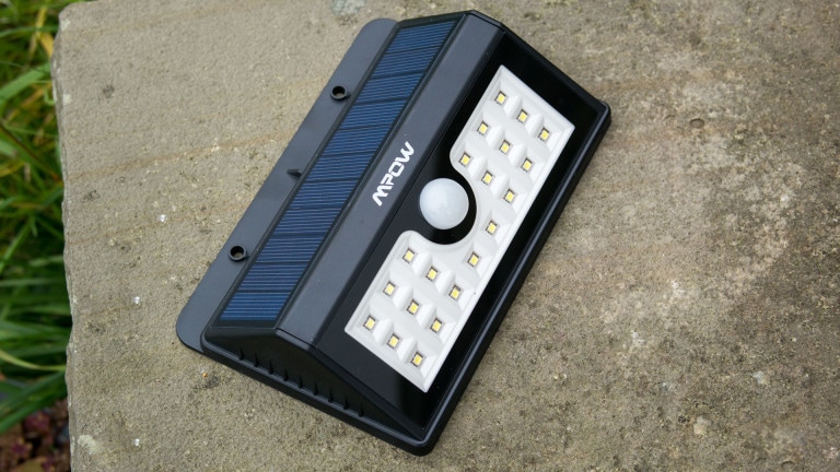 Mpow Solarleuchte mit Bewegungsmelder und 20 LEDs im Test