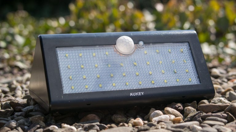 AUKEY LT-SL1 LED Solar Wandleuchte mit Bewegungsmelder im Test