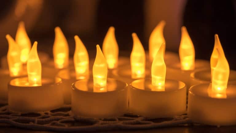Flammenlose LED Kerzen mit Flackereffekt von iapyx im Test