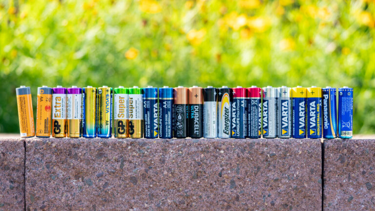 11x AA Batterien im Vergleich (2020), Durcacell, GP, Varta, Panasonic und Co im Test
